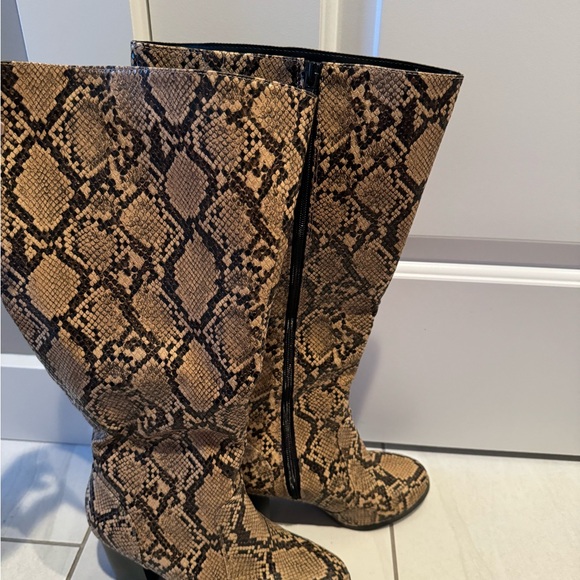 Wide calf snake skin knee high boots - Picture 1 of 5